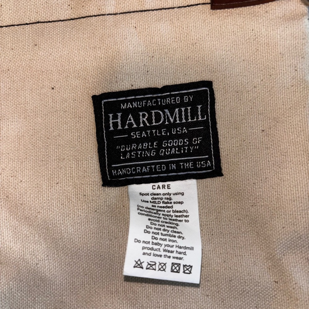 Hardmill Rugged Waxed Canvas
Apron - Olive Green Leather
Woodworking Shop Bib - Picture 3 of 7